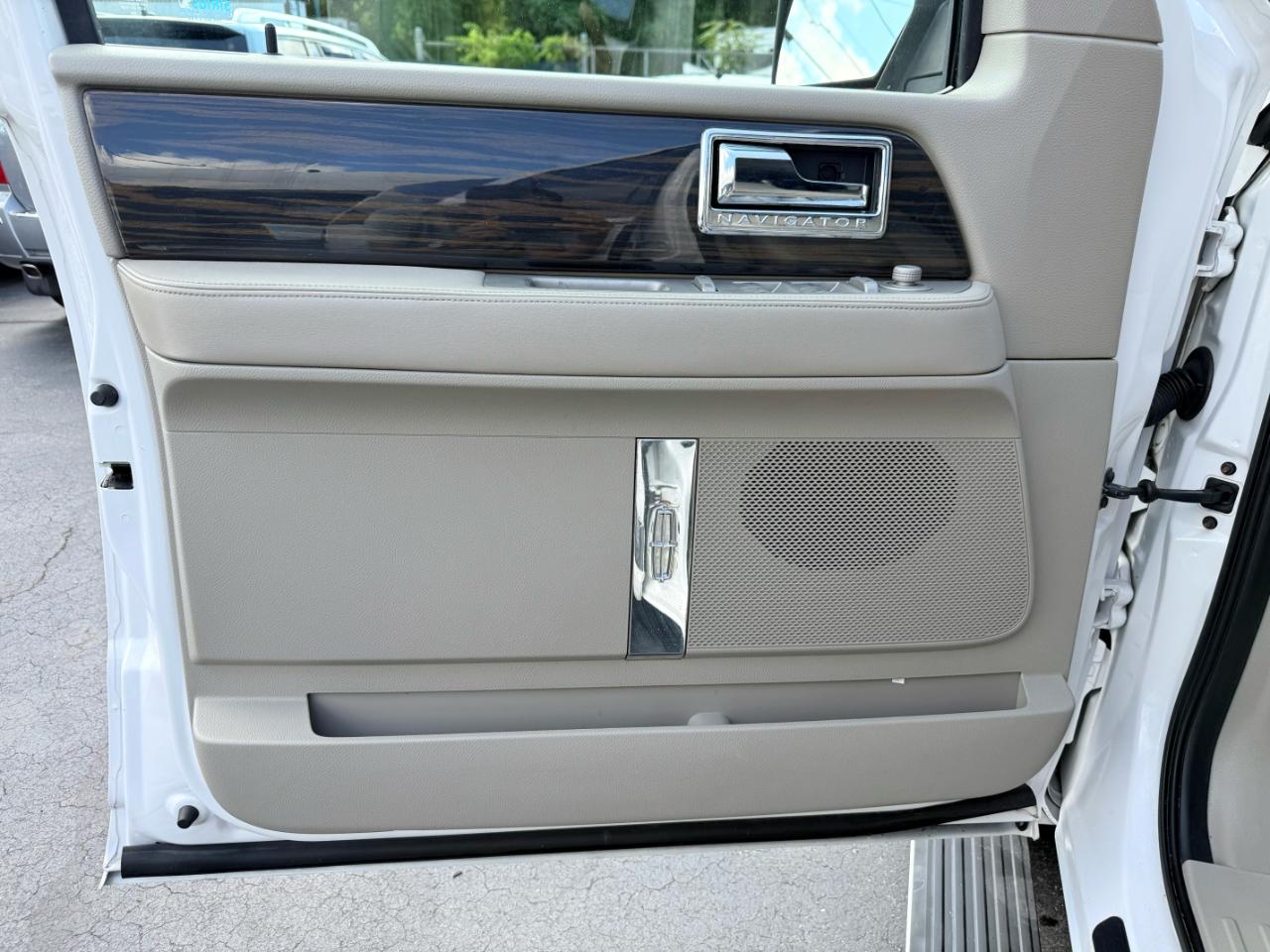 Lincoln Navigator  2010