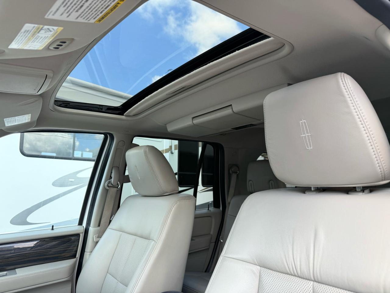Lincoln Navigator  2010