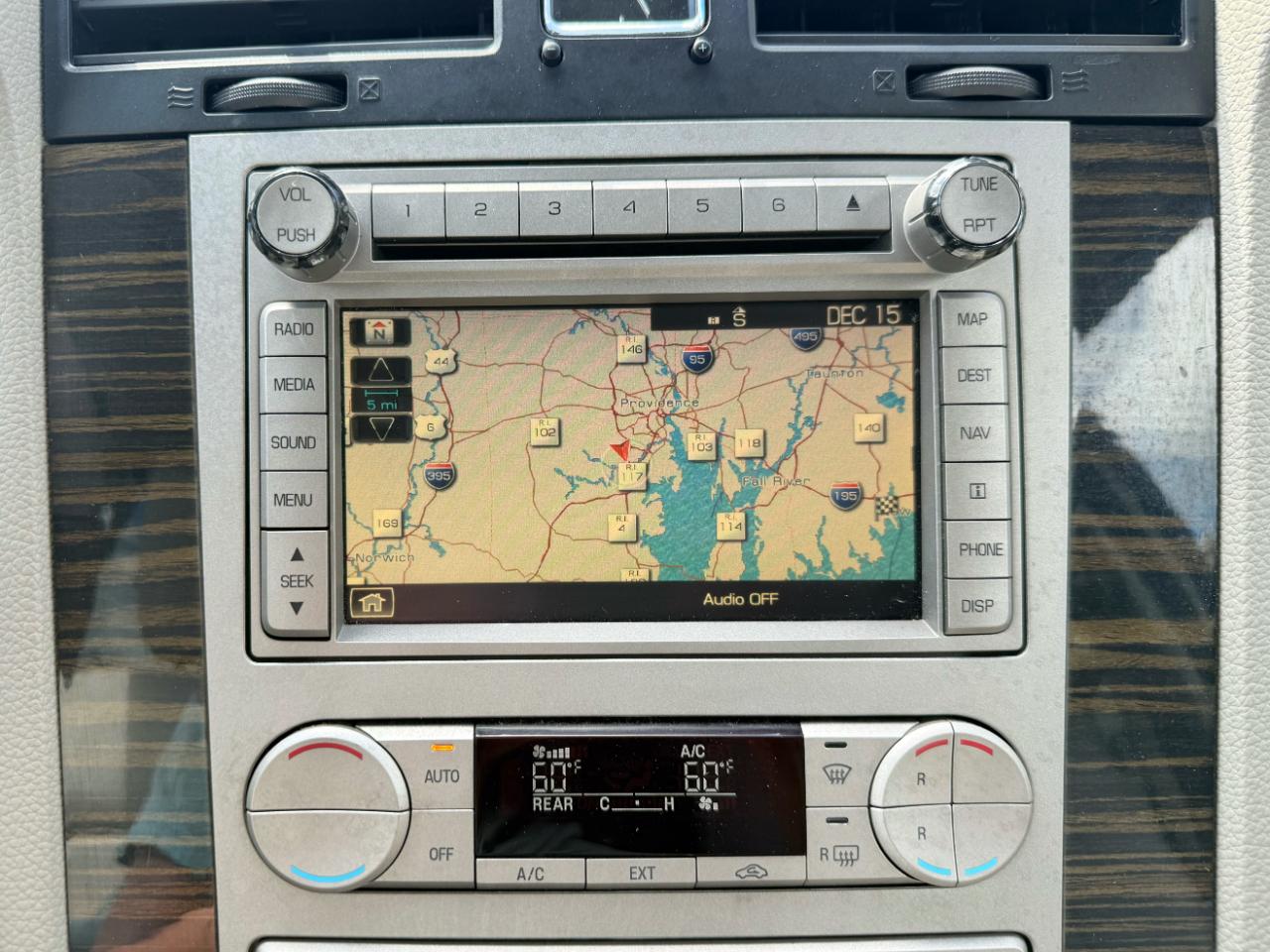 Lincoln Navigator  2010