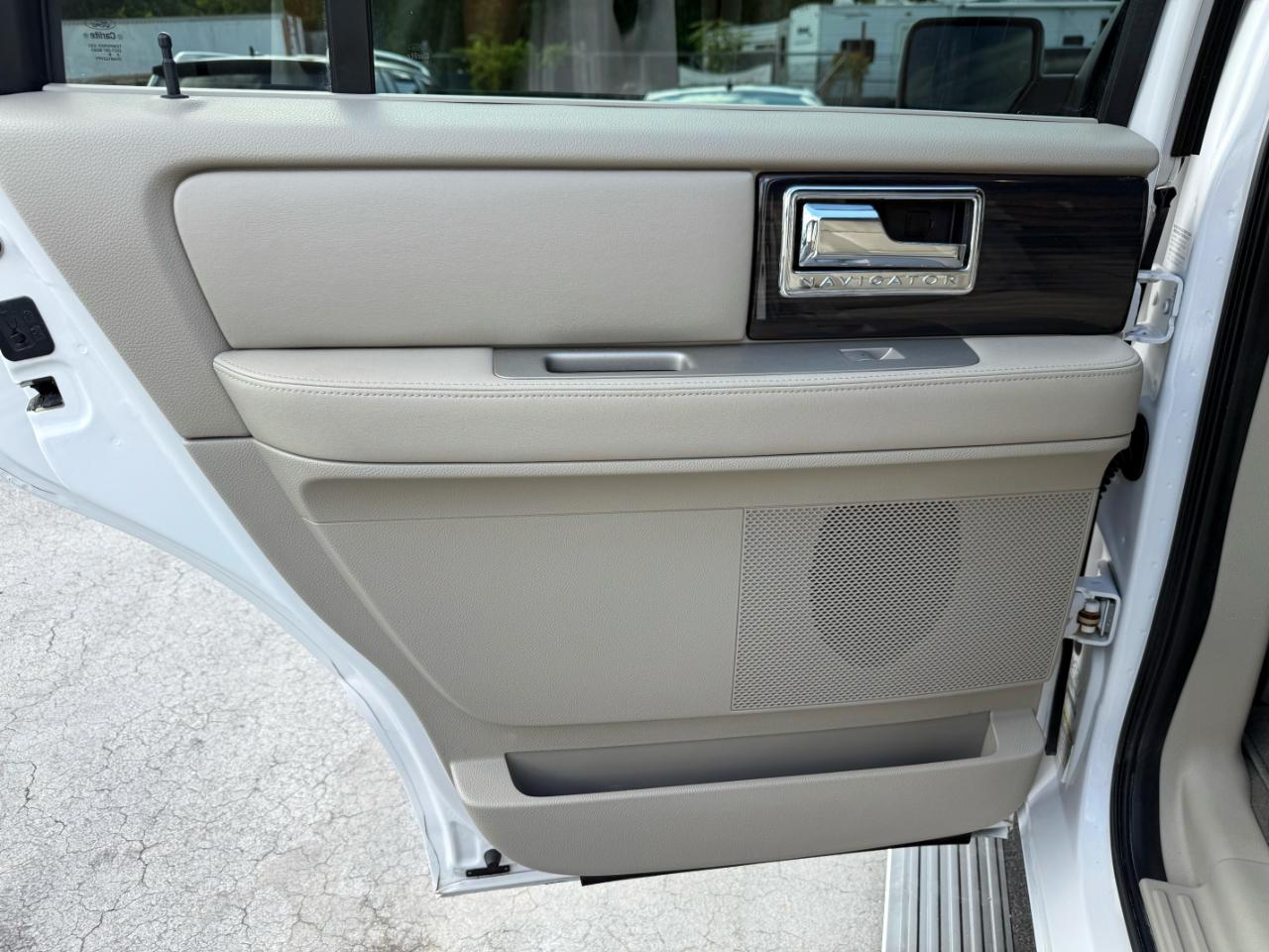 Lincoln Navigator  2010