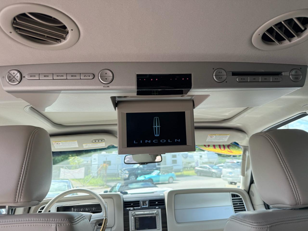Lincoln Navigator  2010