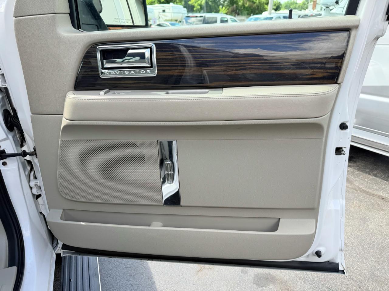 Lincoln Navigator  2010