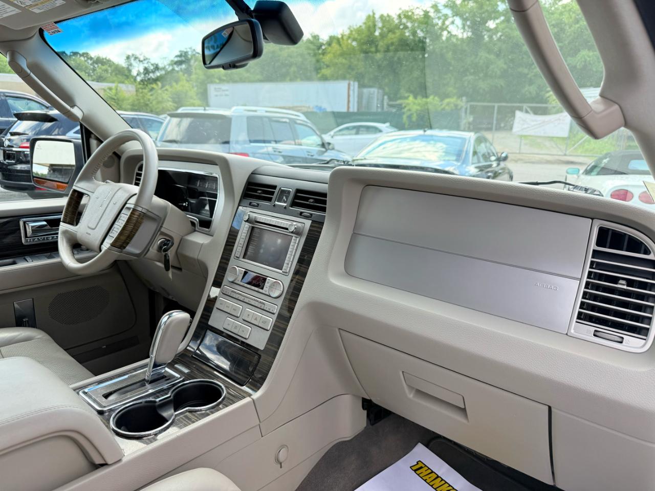 Lincoln Navigator  2010