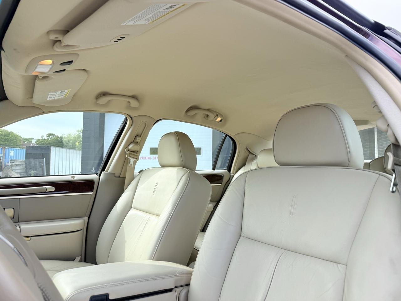 Lincoln Town Car  2006