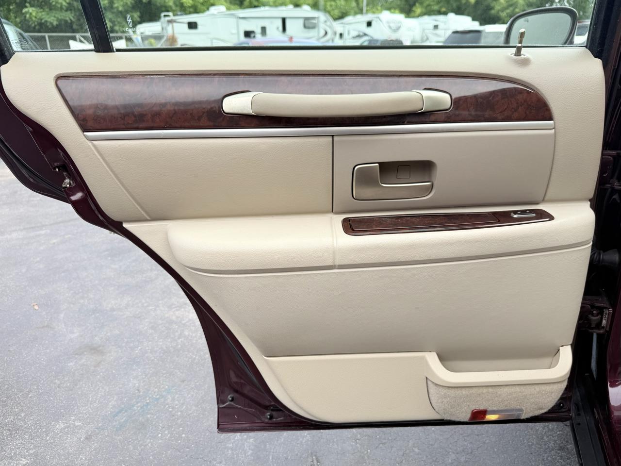 Lincoln Town Car  2006
