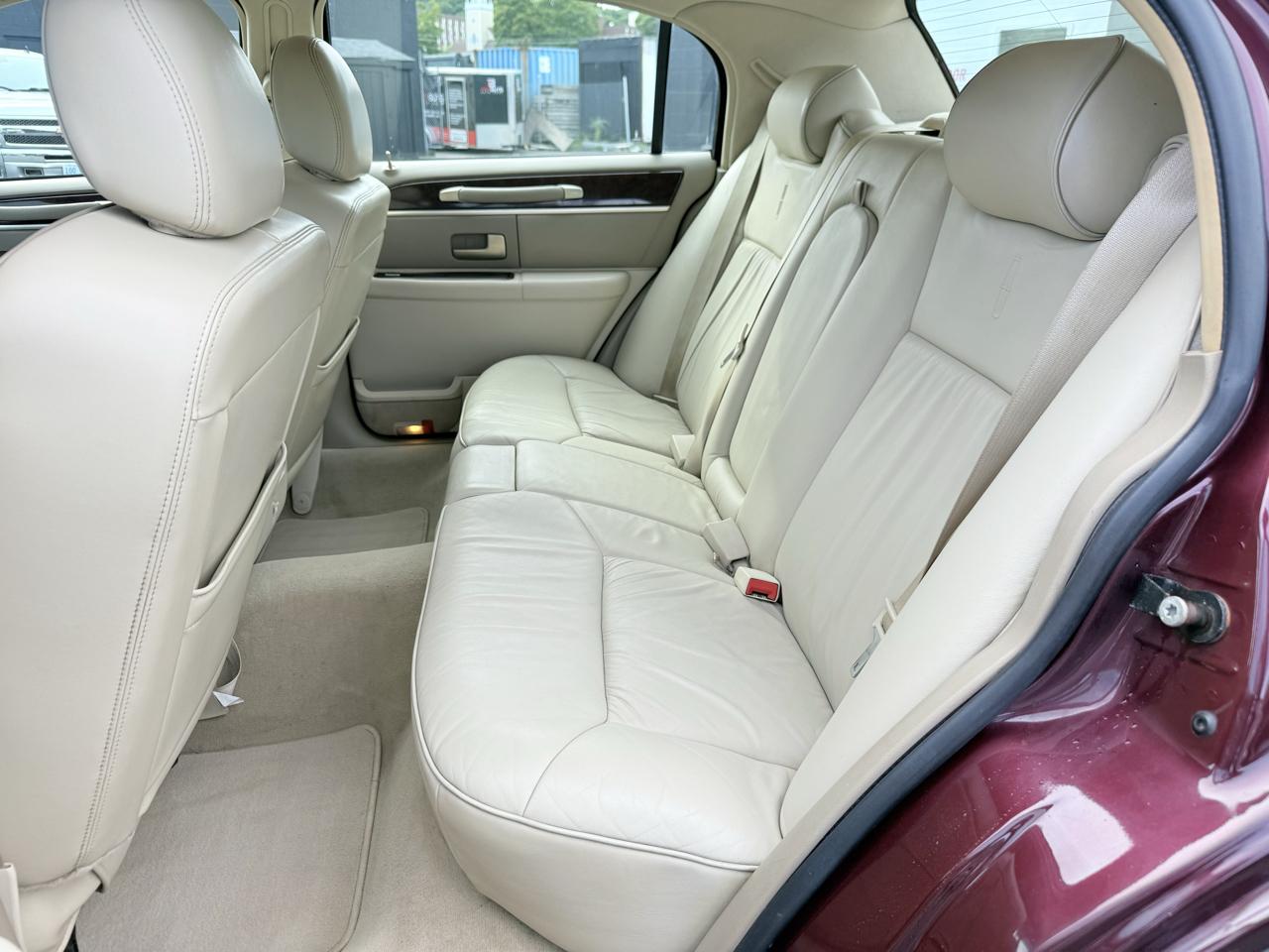Lincoln Town Car  2006
