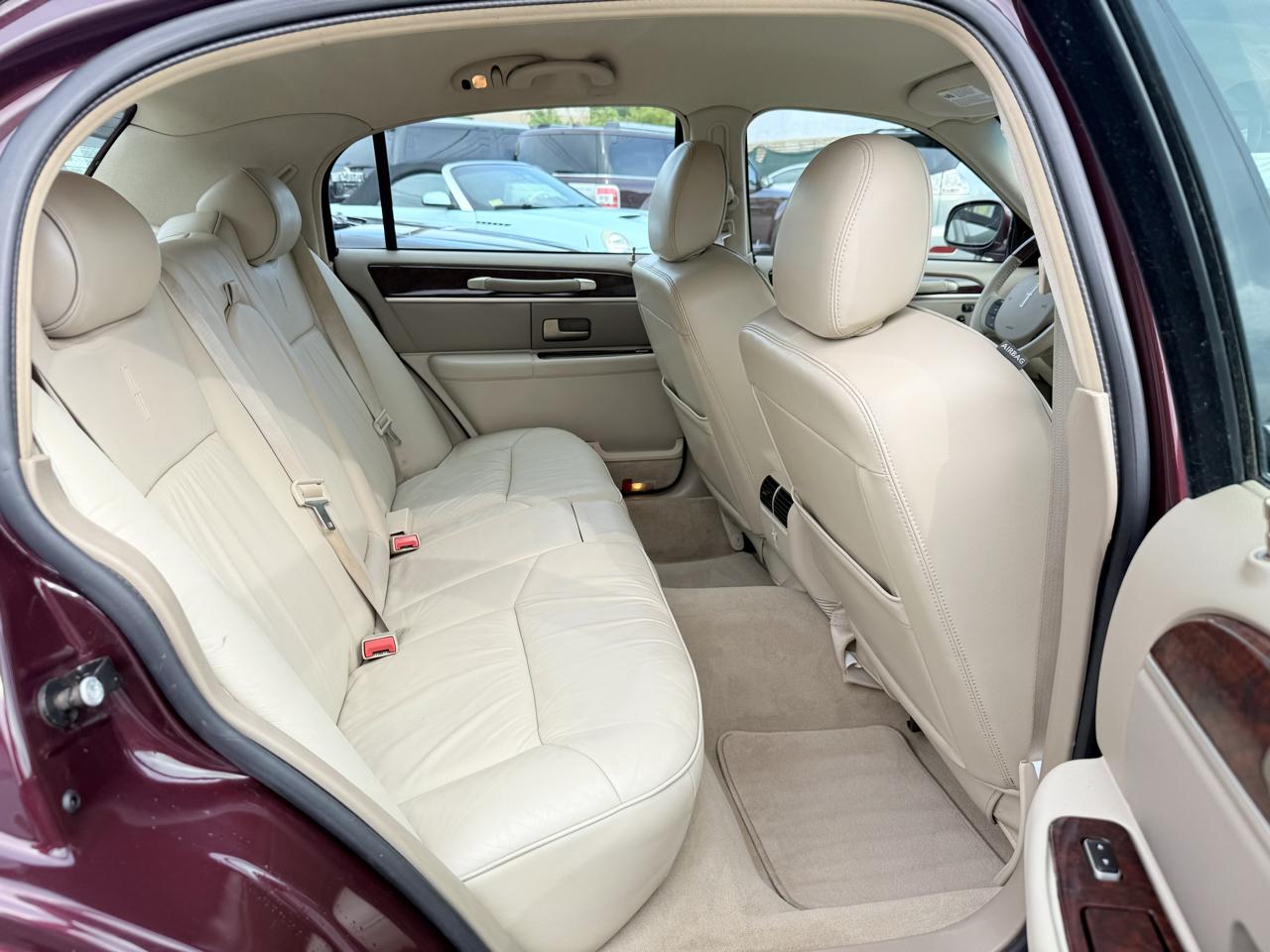 Lincoln Town Car  2006