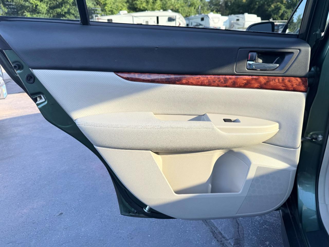 Subaru Outback  2010