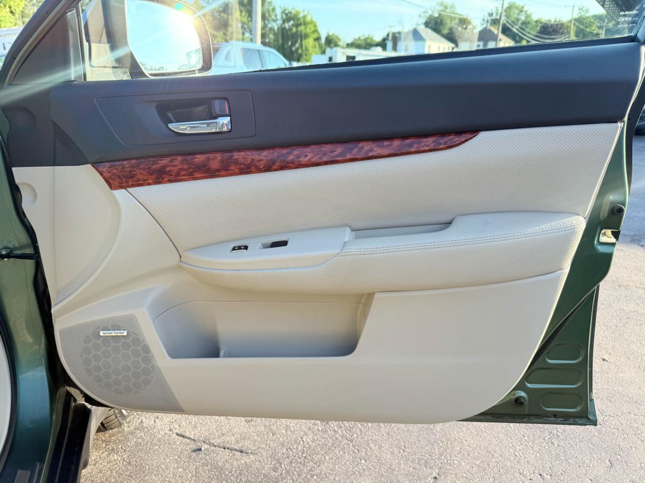 Subaru Outback  2010