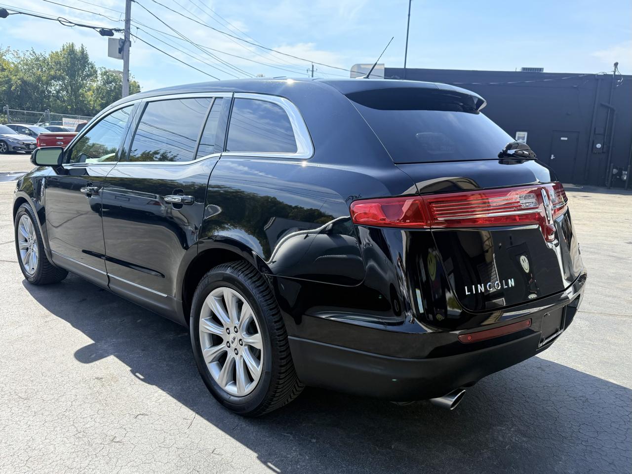Lincoln MKT  2019