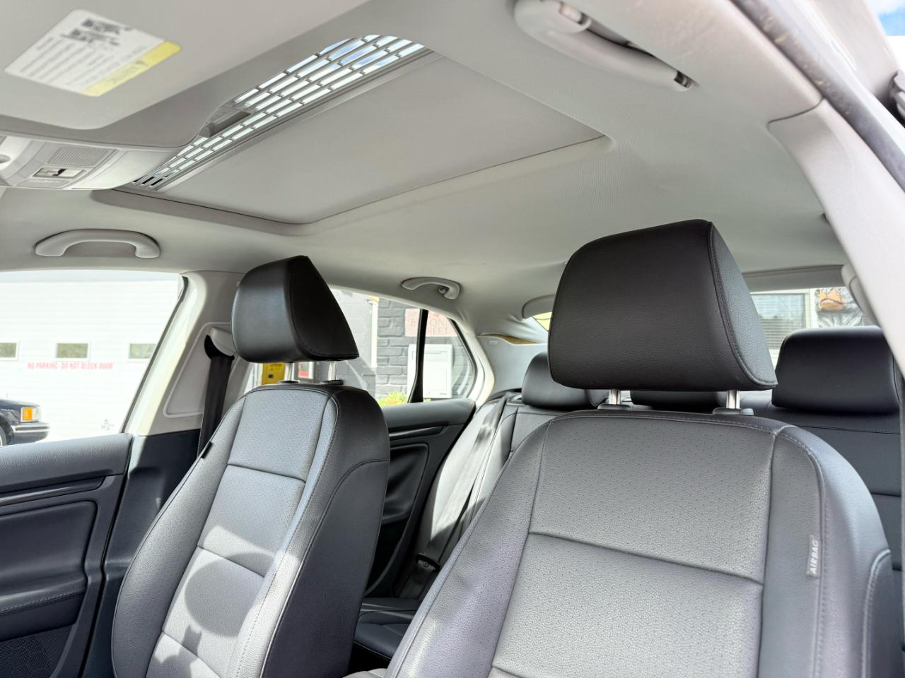 Volkswagen Jetta  2010