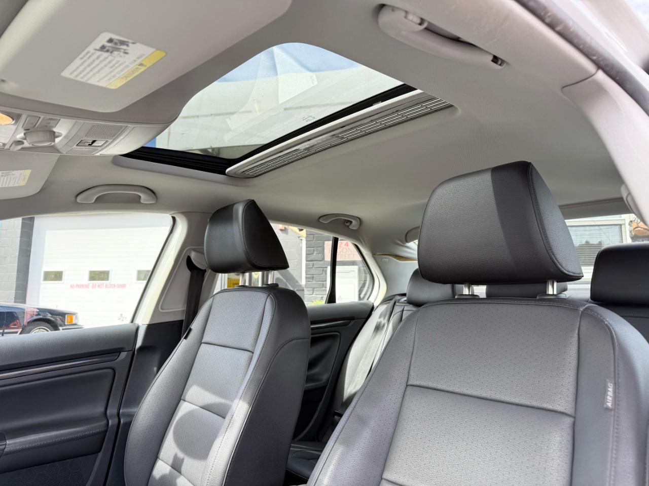 Volkswagen Jetta  2010