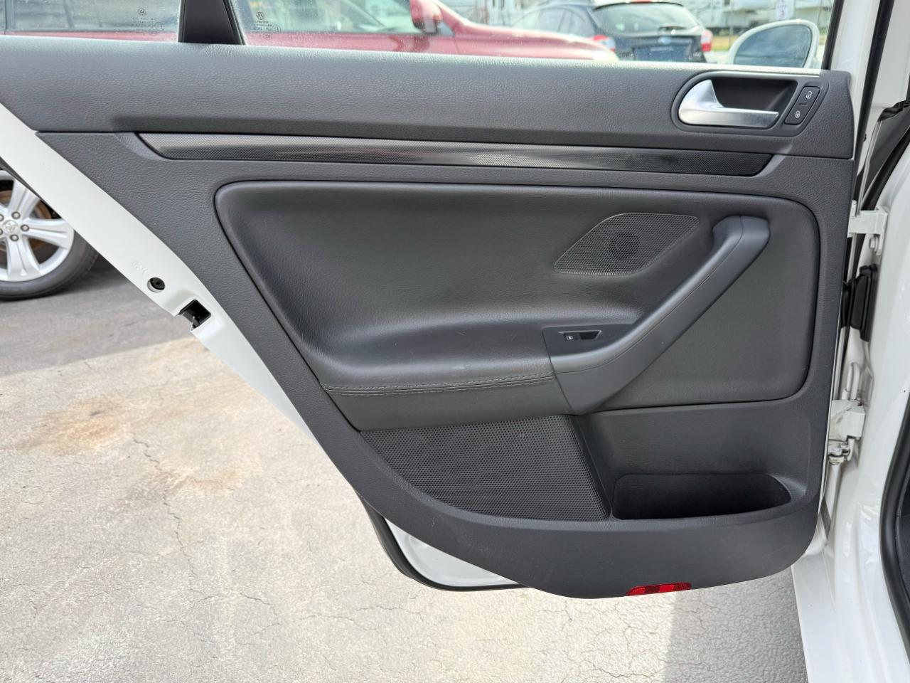 Volkswagen Jetta  2010
