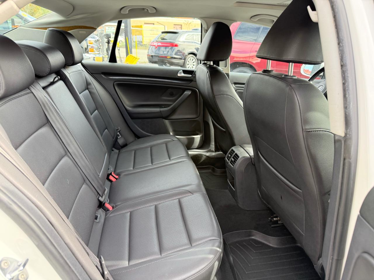 Volkswagen Jetta  2010