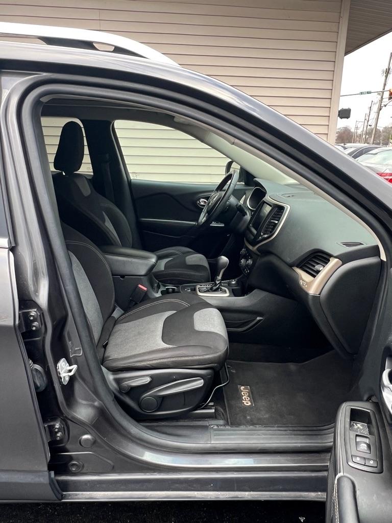 Jeep Cherokee Latitude 4WD 2014