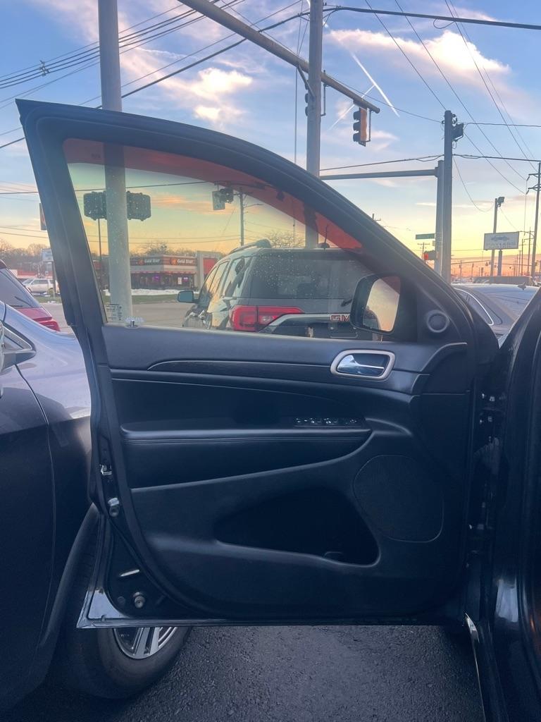 Jeep Grand Cherokee Laredo 4WD 2015