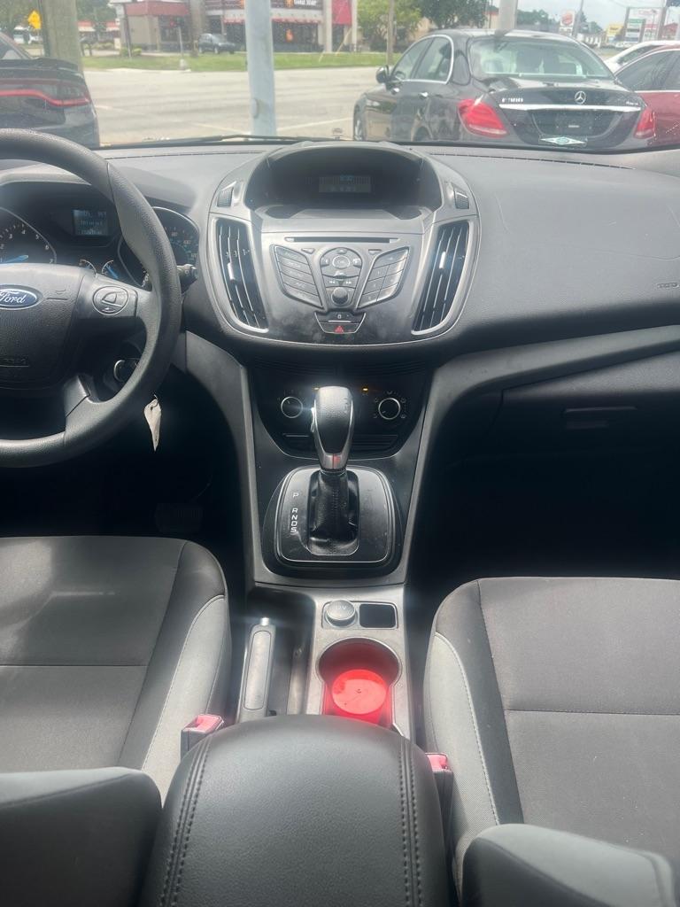 Ford Escape S FWD 2013