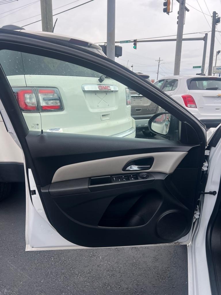 Chevrolet Cruze LS Auto 2015