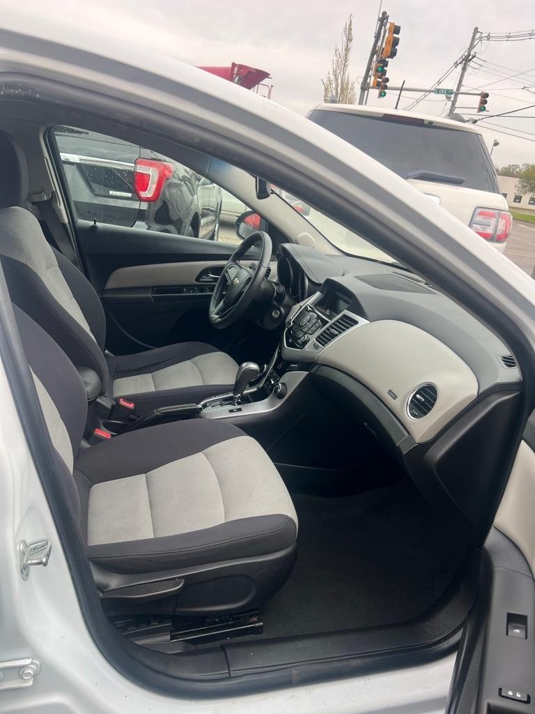 Chevrolet Cruze LS Auto 2015