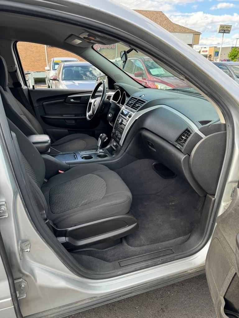 Chevrolet Traverse LT AWD 2011