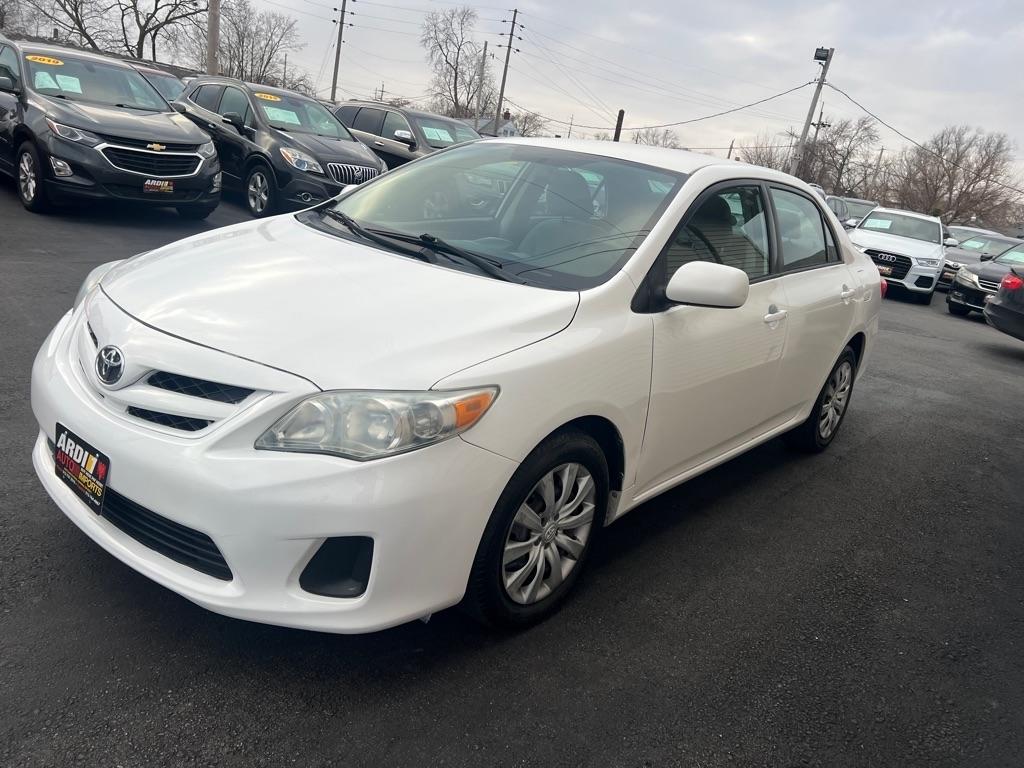 Toyota Corolla S 5-Speed MT 2012