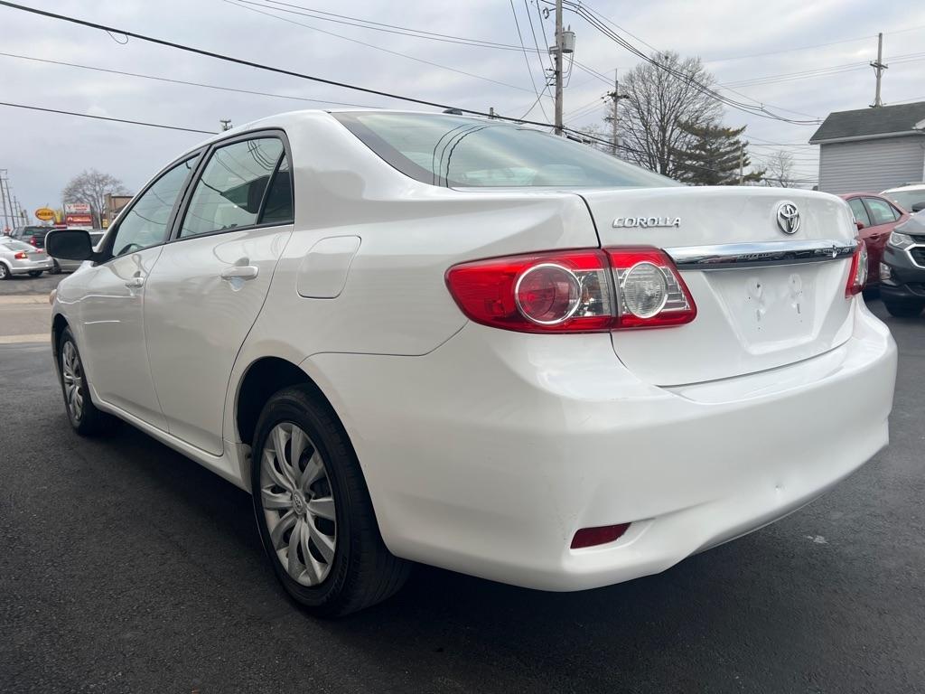 Toyota Corolla S 5-Speed MT 2012