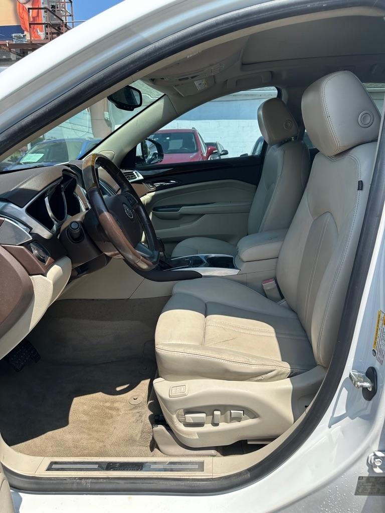 Cadillac SRX Luxury 2012