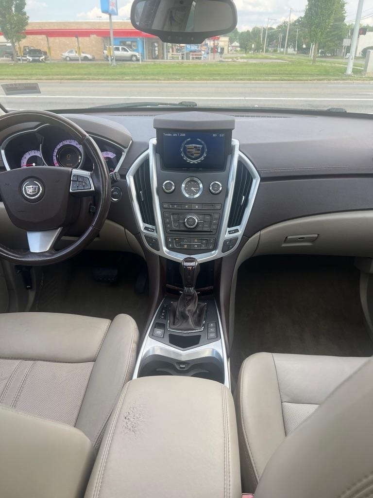 Cadillac SRX Luxury 2012