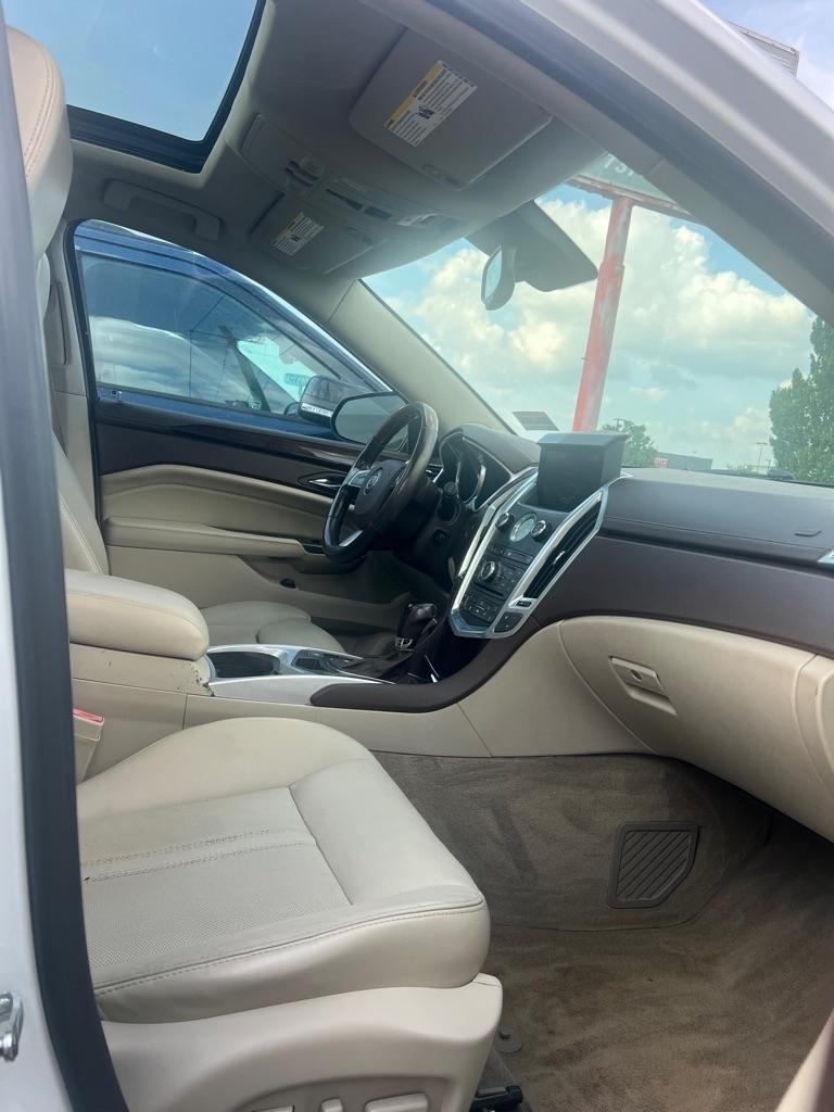 Cadillac SRX Luxury 2012