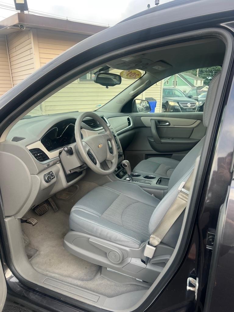 Chevrolet Traverse LS FWD w/PDC 2017