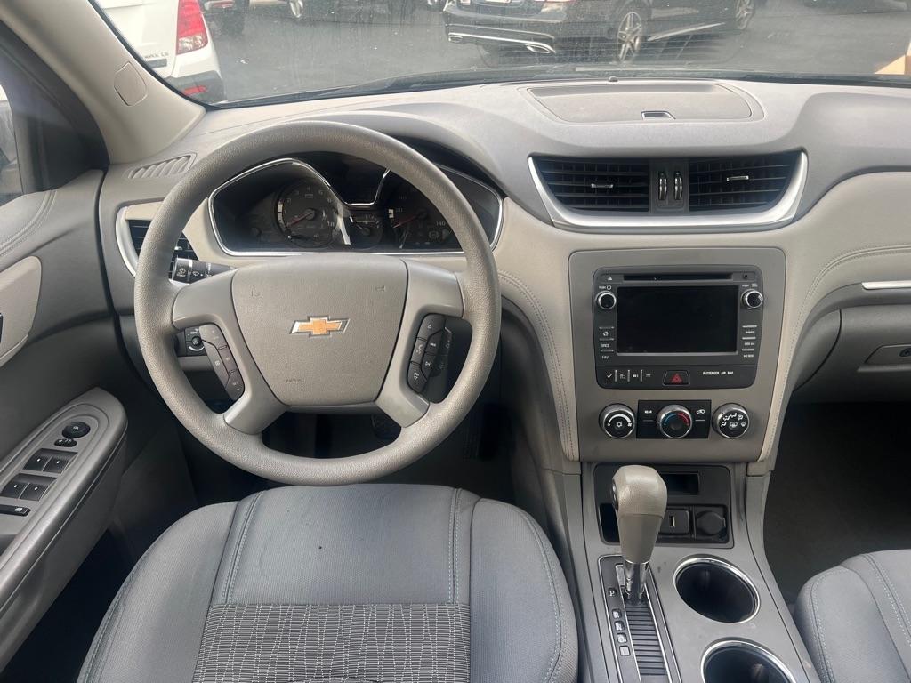Chevrolet Traverse LS FWD w/PDC 2017