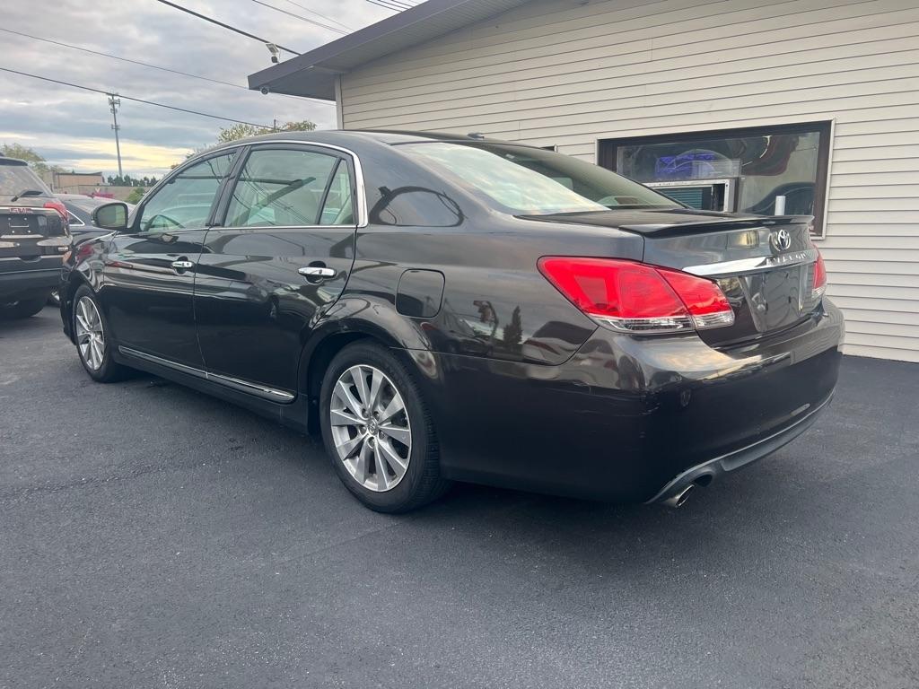 Toyota Avalon Base 2012