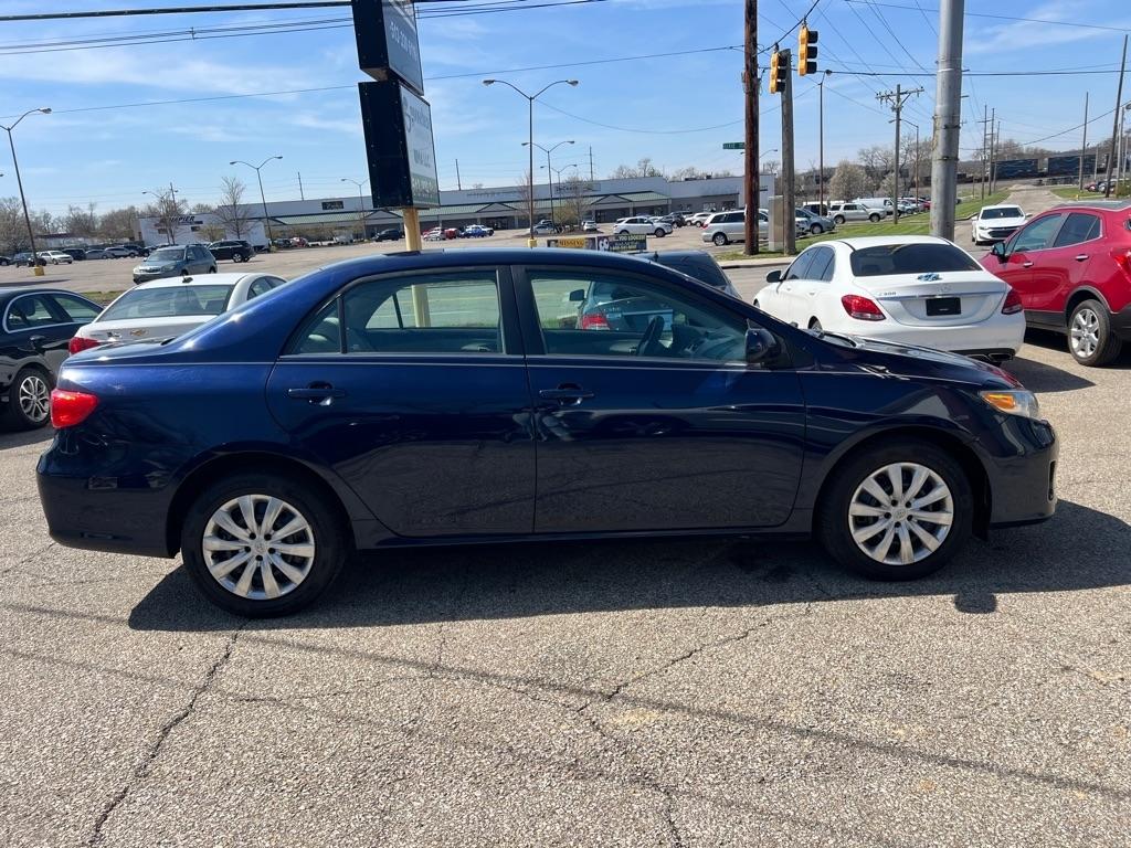 Toyota Corolla S 5-Speed MT 2013