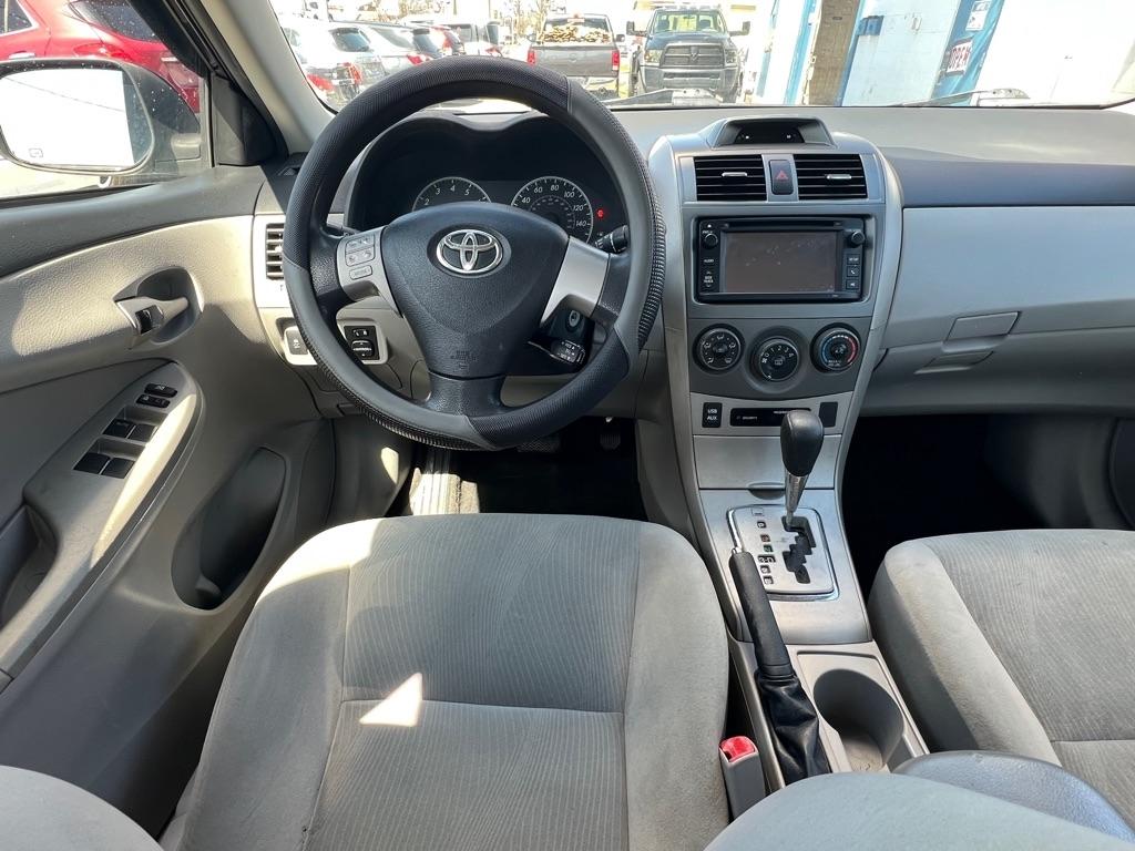 Toyota Corolla S 5-Speed MT 2013