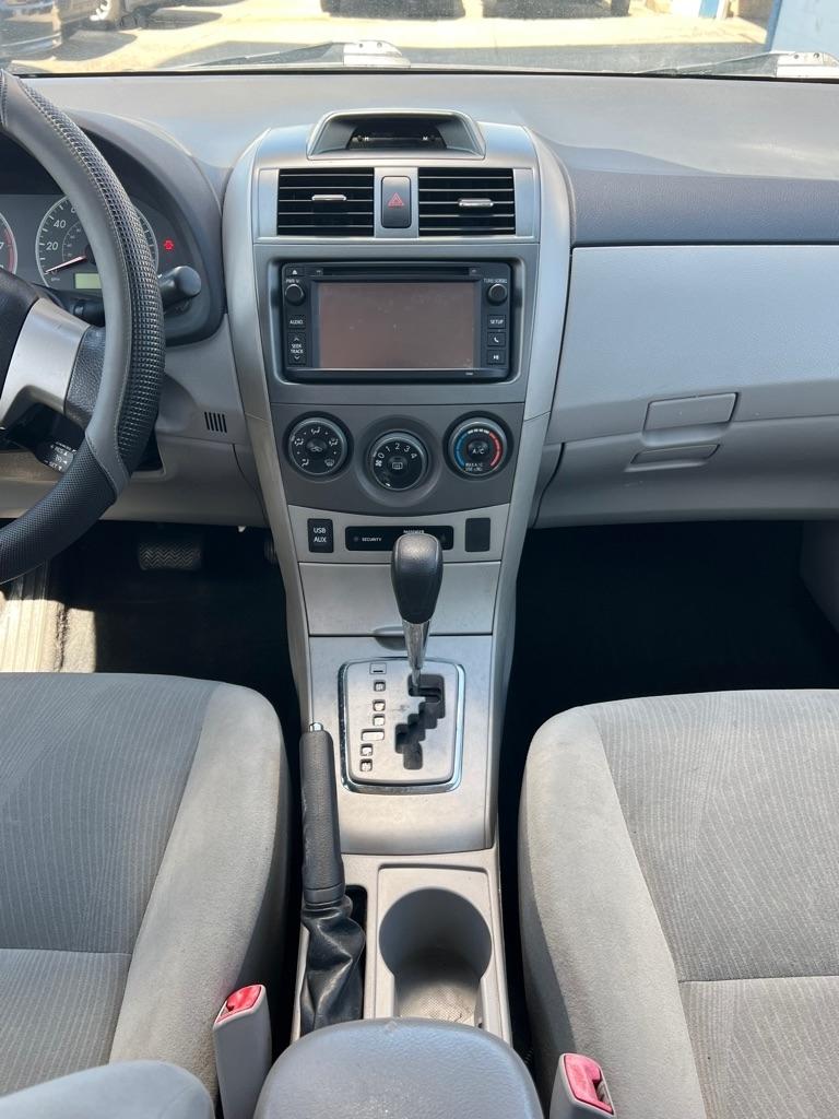 Toyota Corolla S 5-Speed MT 2013