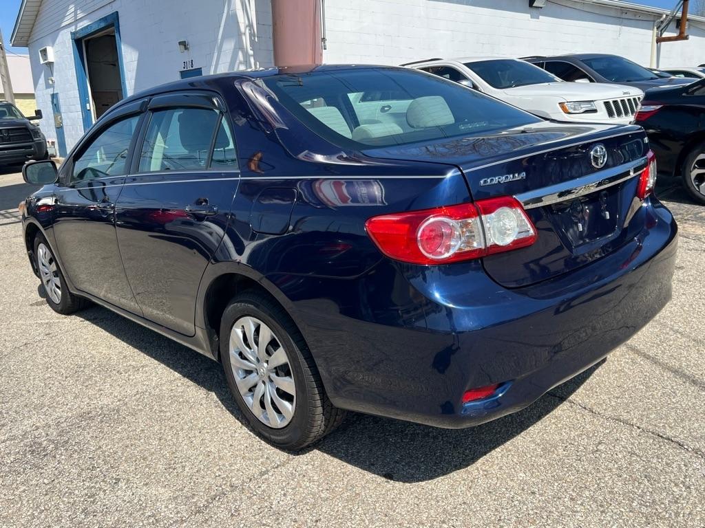 Toyota Corolla S 5-Speed MT 2013