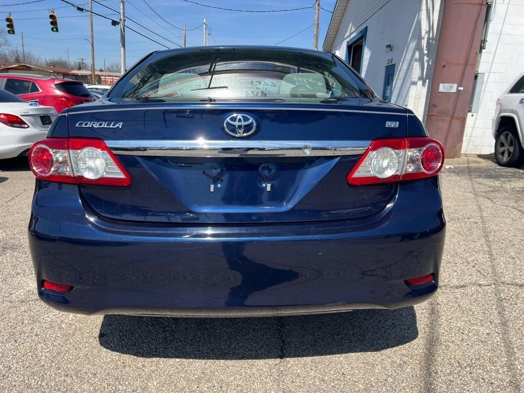 Toyota Corolla S 5-Speed MT 2013