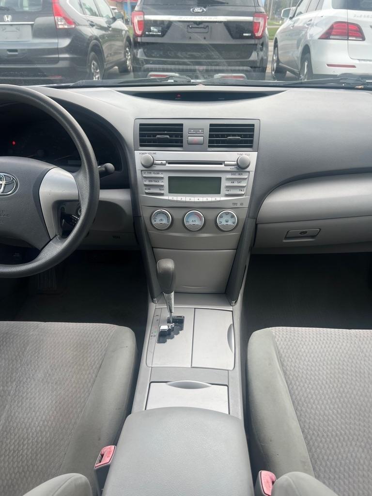 Toyota Camry SE 6-Spd MT 2010