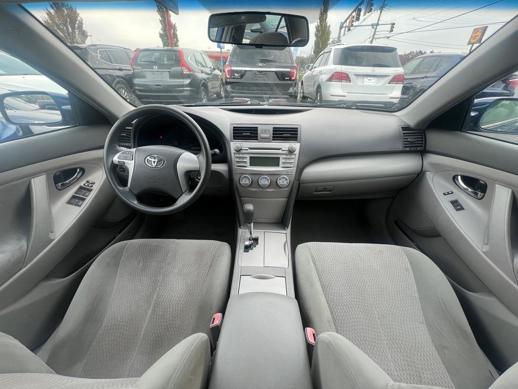 Toyota Camry SE 6-Spd MT 2010