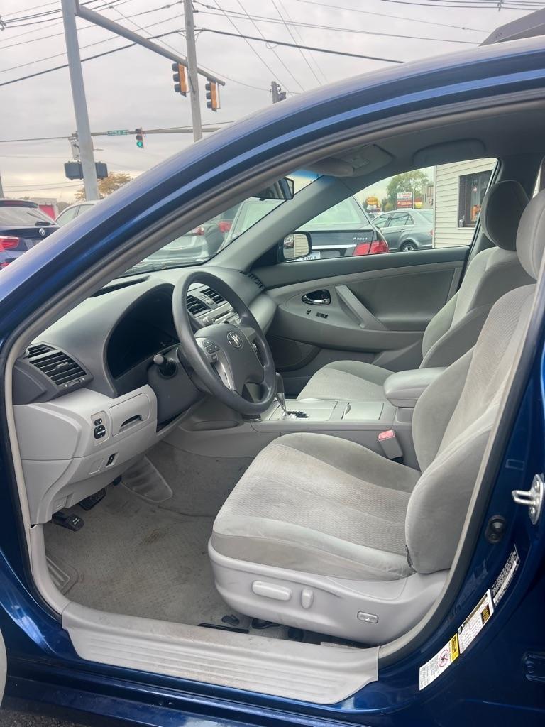 Toyota Camry SE 6-Spd MT 2010