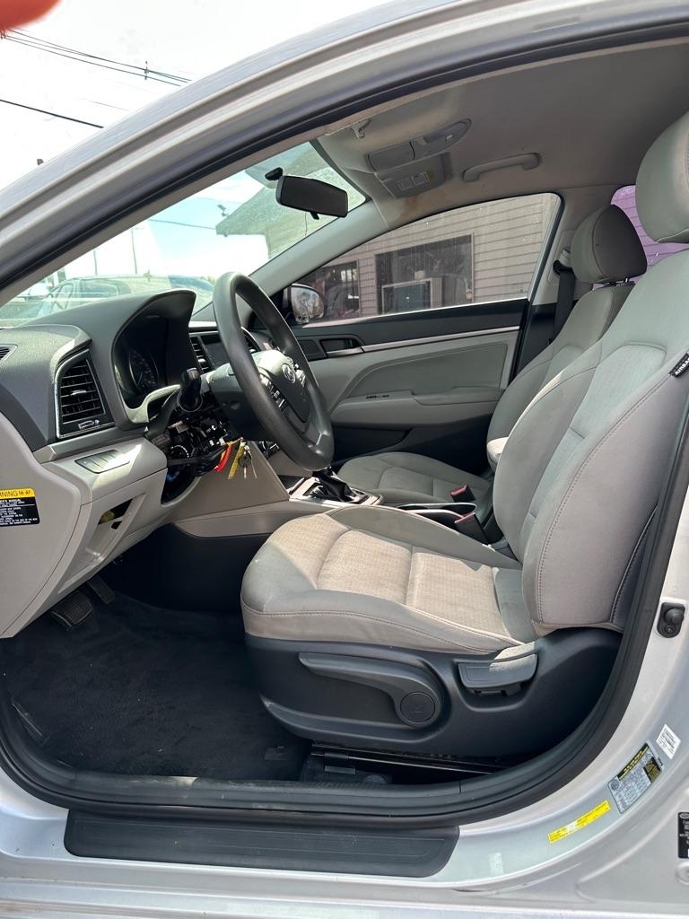 Hyundai Elantra Value Edition 6A 2017