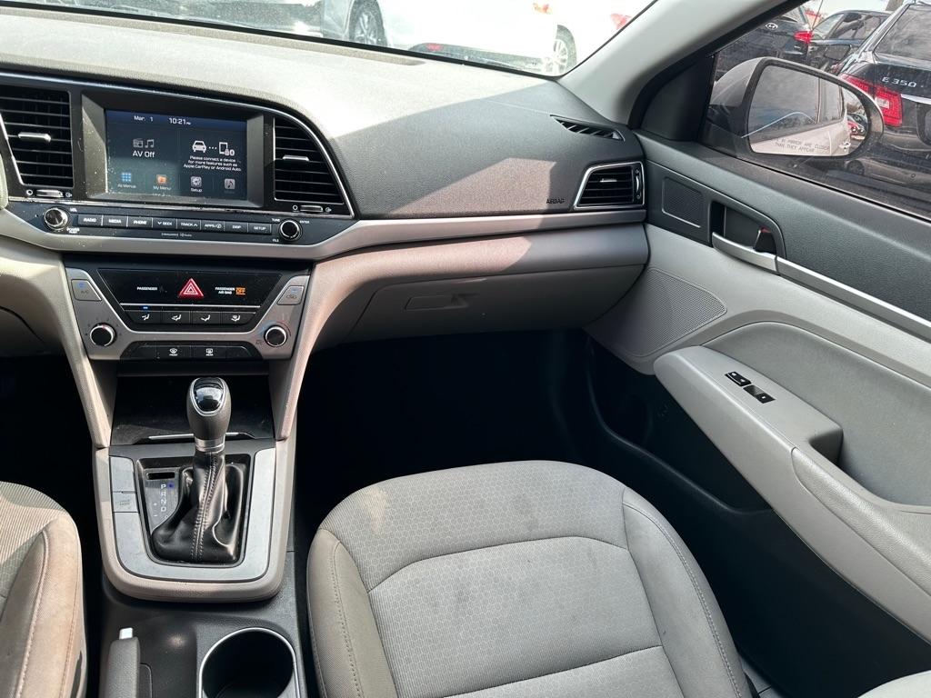 Hyundai Elantra Value Edition 6A 2017