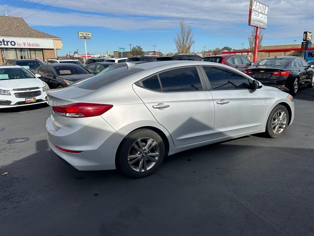 Hyundai Elantra Value Edition 6A 2017