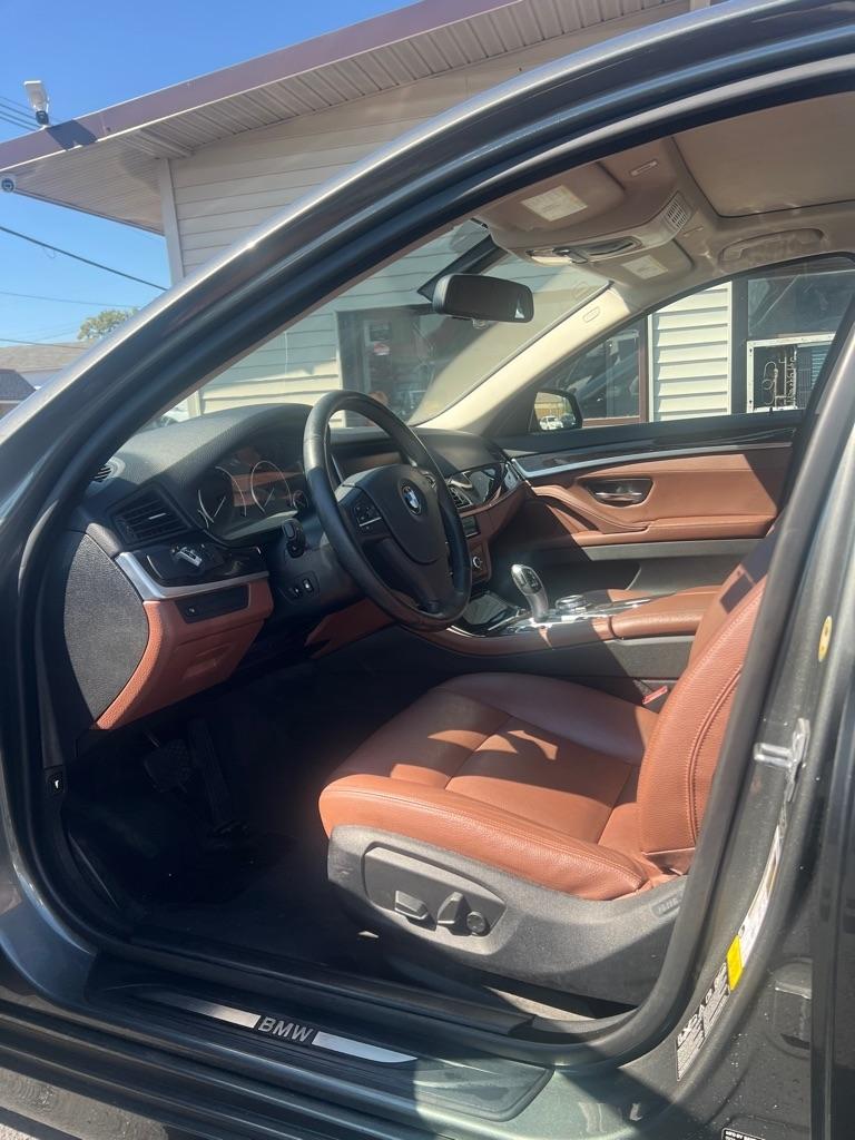 BMW 5-Series 528i xDrive 2014
