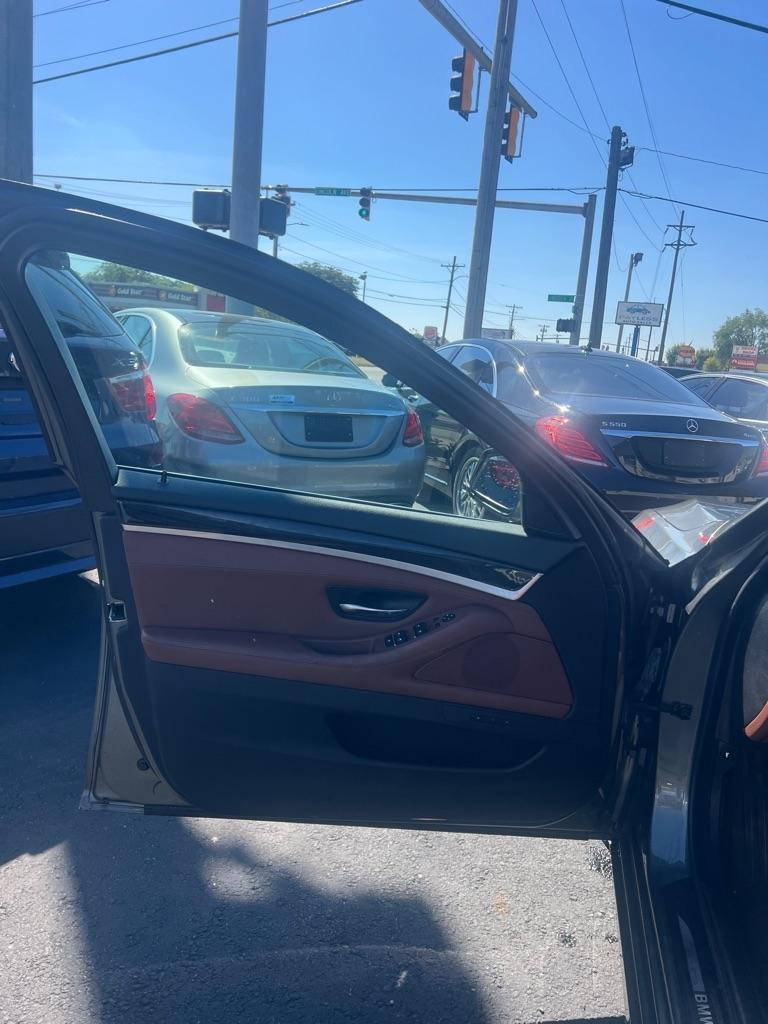 BMW 5-Series 528i xDrive 2014