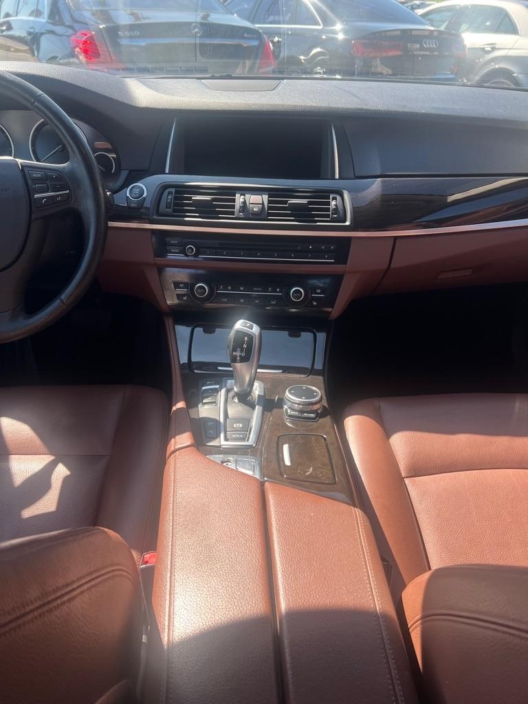 BMW 5-Series 528i xDrive 2014