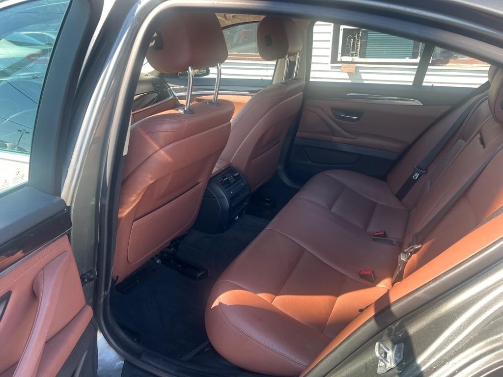 BMW 5-Series 528i xDrive 2014
