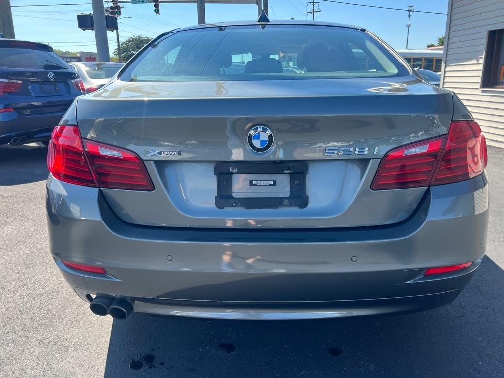 BMW 5-Series 528i xDrive 2014