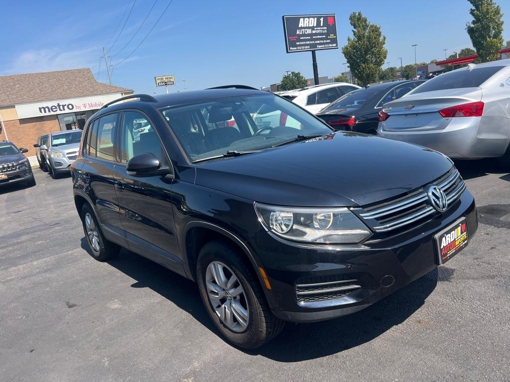 Volkswagen Tiguan S 2016
