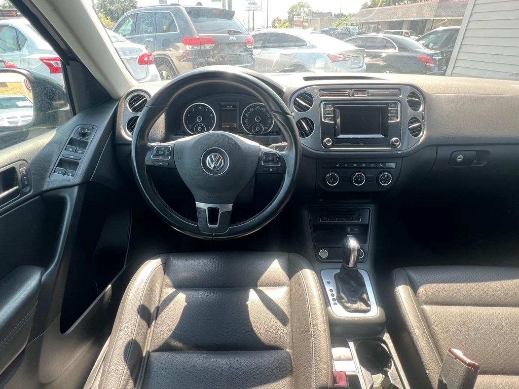 Volkswagen Tiguan S 2016